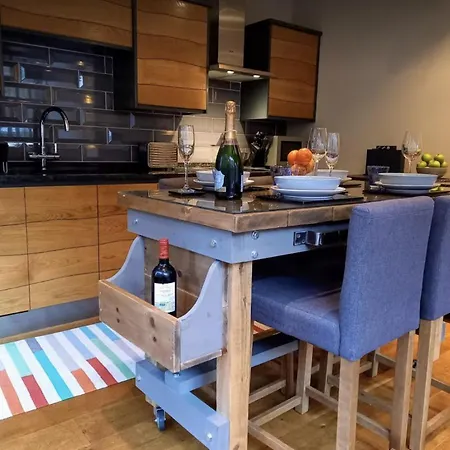 Stunning 5* Location Front Line River With Parking Apartamento