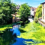 Апартаменты Stunning 5* Location Front Line River With Parking *