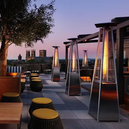 Stunning 5* Location Front Line River With Parking Lägenhet *