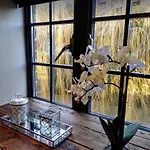 Stunning 5* Location Front Line River With Parking Daire